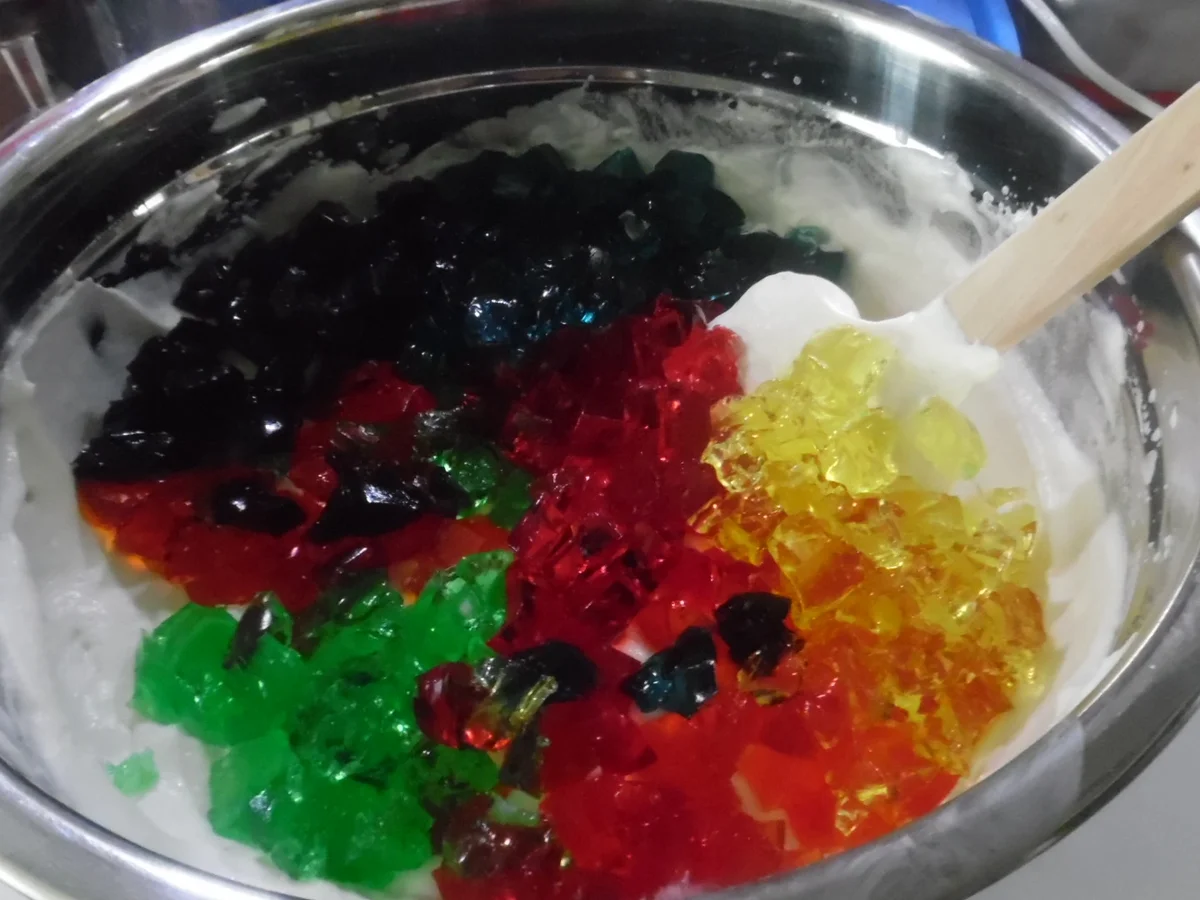 Konfetti-Torte - Rezept - Bild Nr. 4505