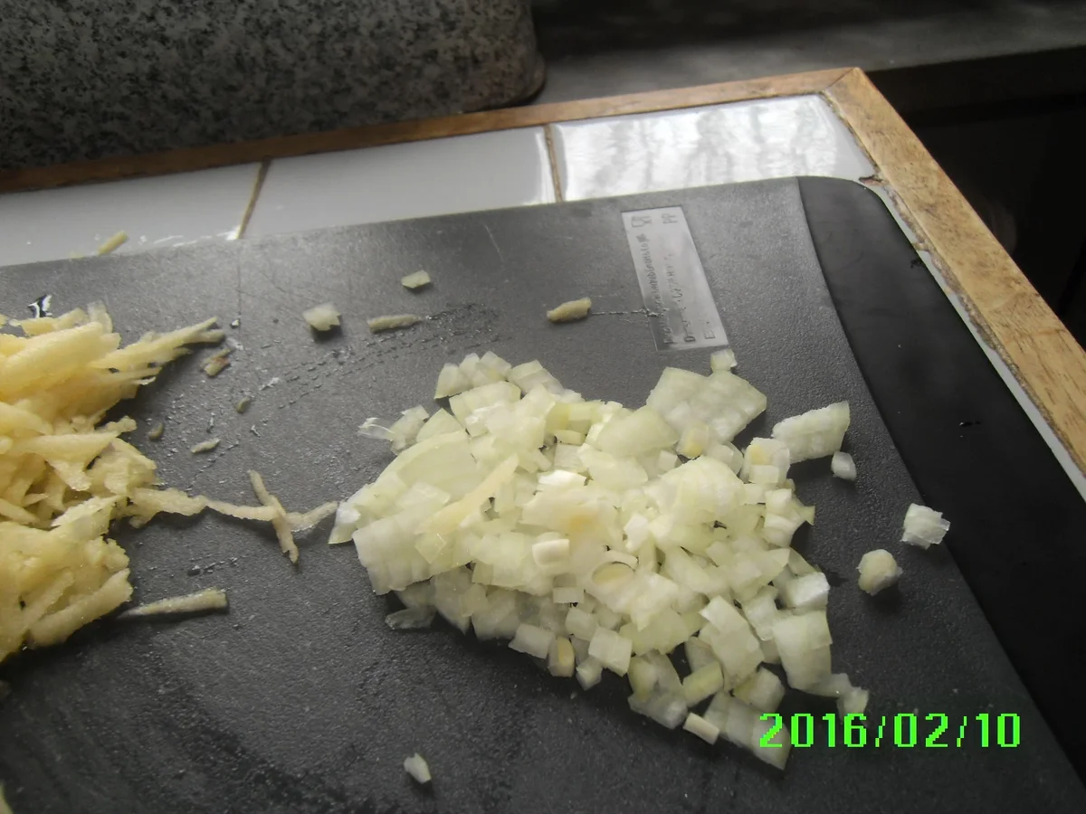 Rezept: Matjesfiltes in Marinade mit Pellkartoffeln und Eisbergsalat Bild Nr. 4526 Matjesfiltes in Marinade mit Pellkartoffeln und Eisbergsalat - Rezept - Bild Nr. 4526