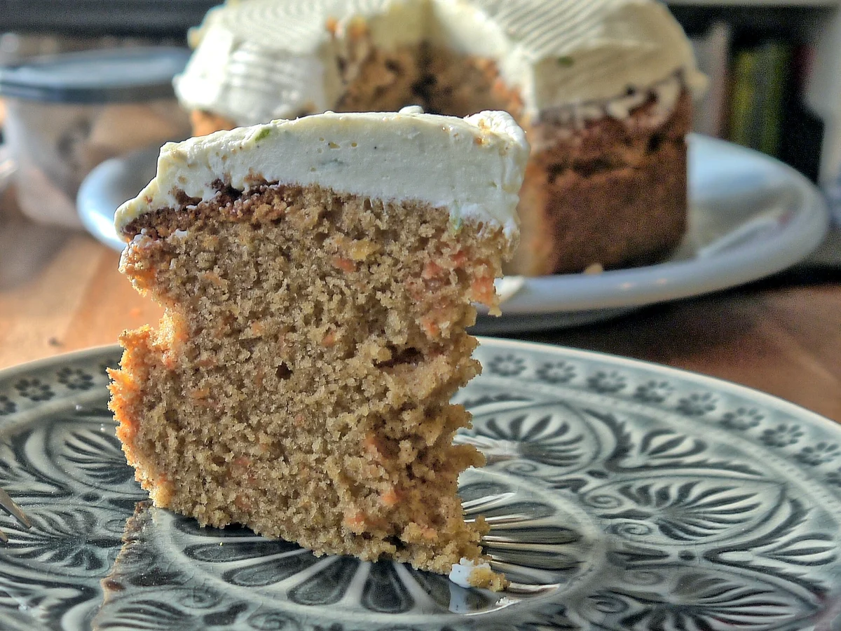 Karottenkuchen mit Frischkäse-Limetten-Frosting - Rezept - Bild Nr. 4523