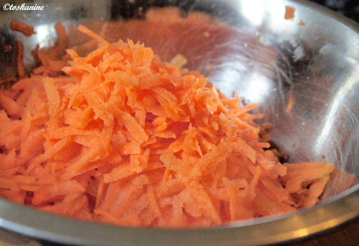 Karottenkuchen mit Frischkäse-Limetten-Frosting - Rezept - Bild Nr. 4525