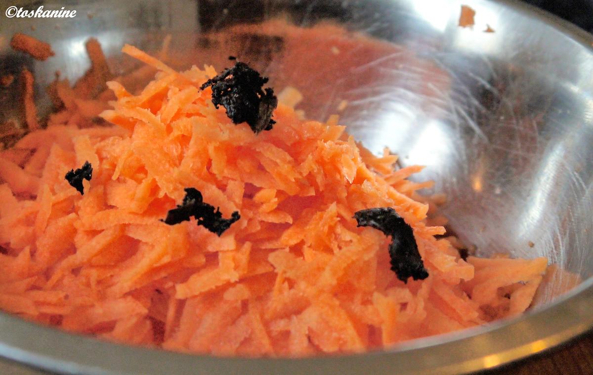 Karottenkuchen mit Frischkäse-Limetten-Frosting - Rezept - Bild Nr. 4526