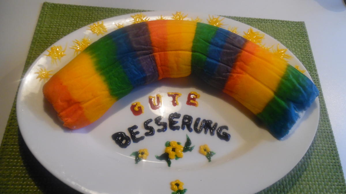 Regenbogen-Biscuit-Rolle (Rainbow Cake Roll) - Rezept - Bild Nr. 4600