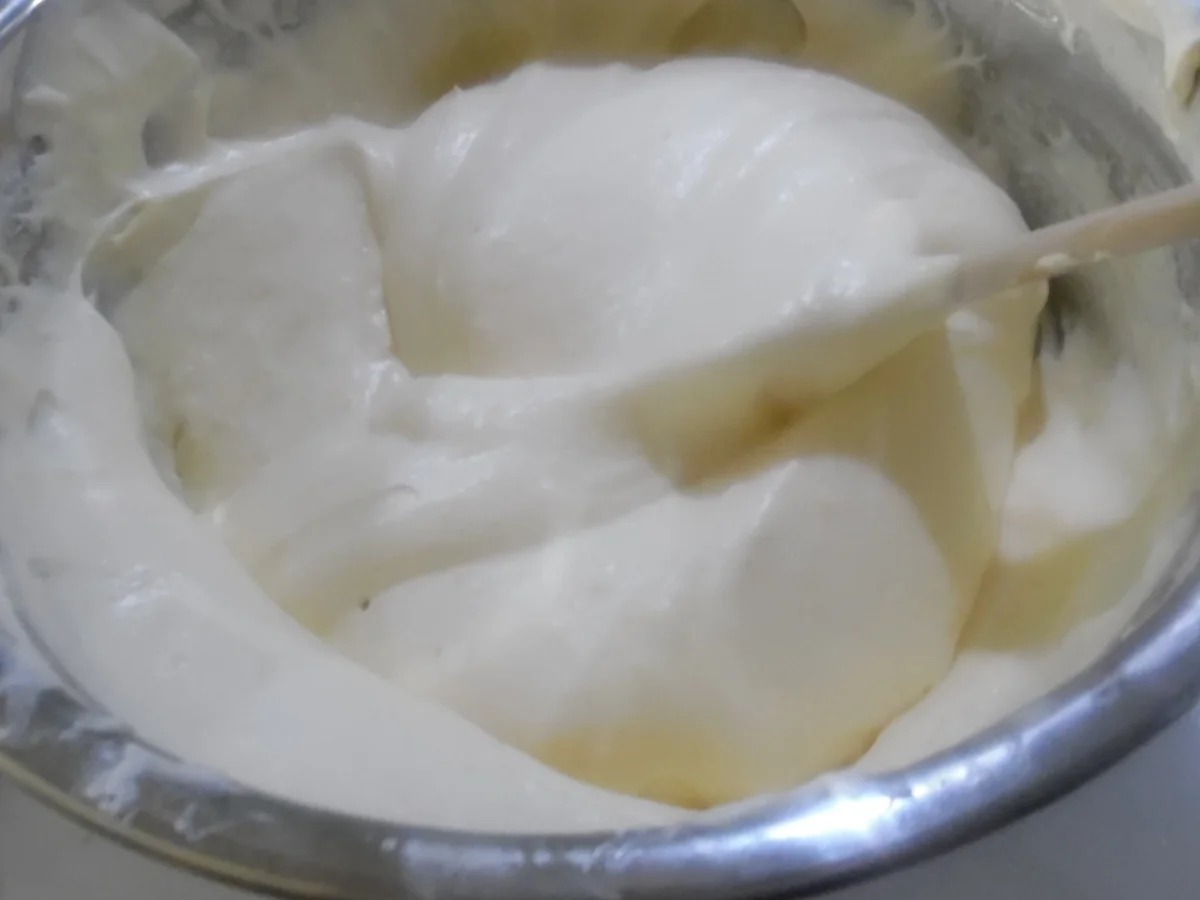 Regenbogen-Biscuit-Rolle (Rainbow Cake Roll) - Rezept - Bild Nr. 4613