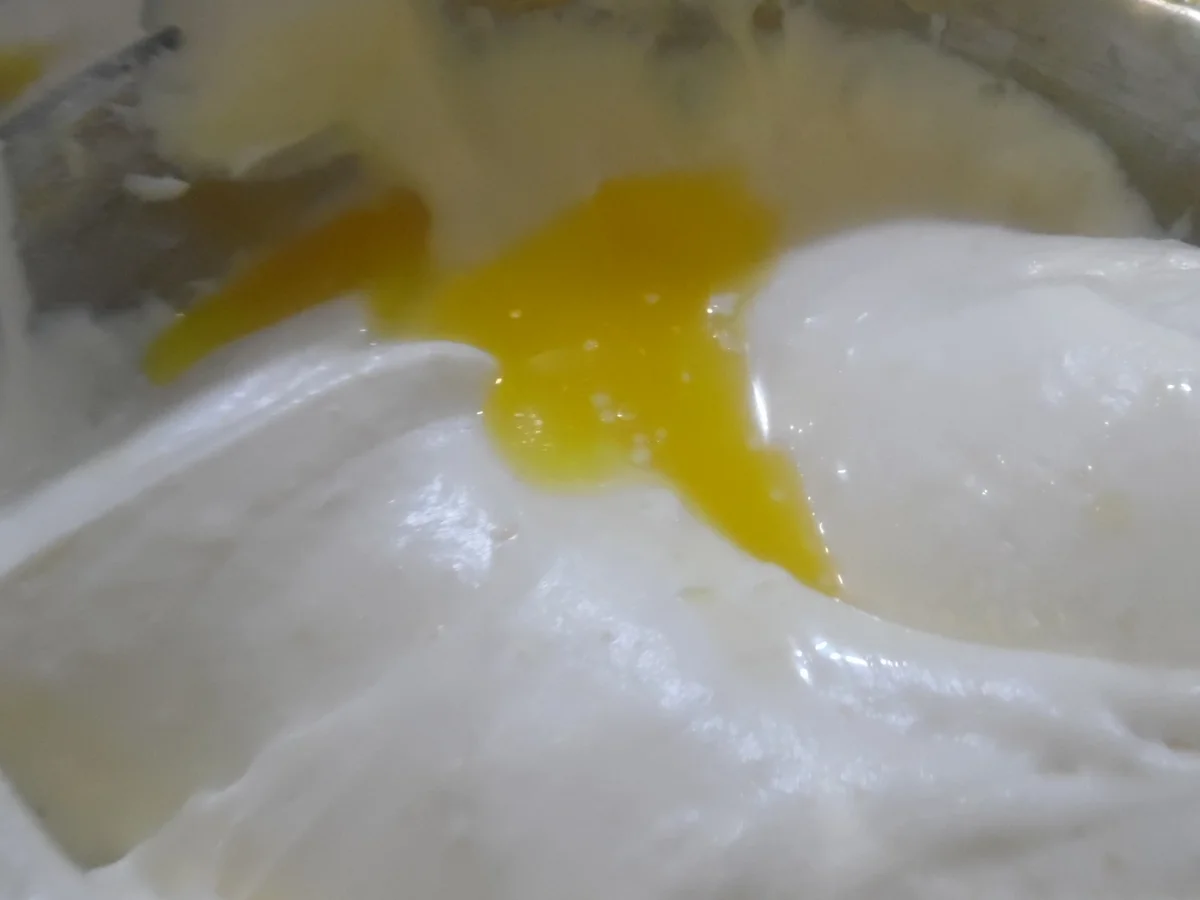 Regenbogen-Biscuit-Rolle (Rainbow Cake Roll) - Rezept - Bild Nr. 4614