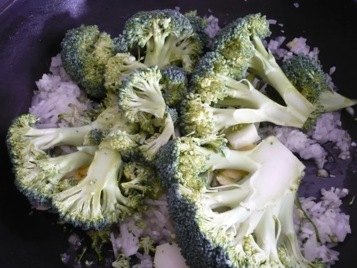 Rezept: Broccoli asiatisch Bild Nr. 4598 Broccoli asiatisch - Rezept - Bild Nr. 4598