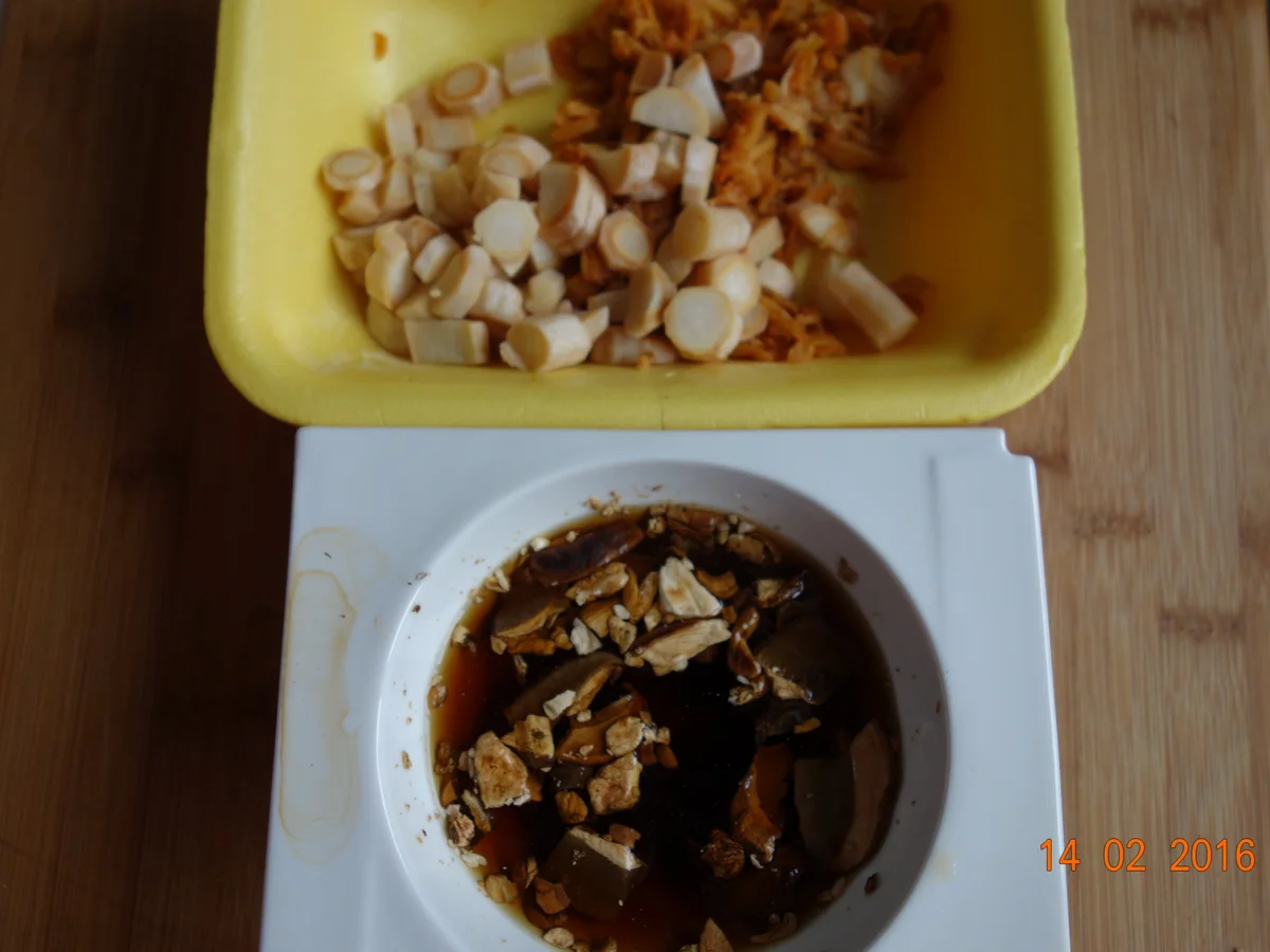 Rezept: Römertopf- Kalbsrollbraten vom Hals; Bild Nr. 4613 Römertopf- Kalbsrollbraten vom Hals; - Rezept - Bild Nr. 4613