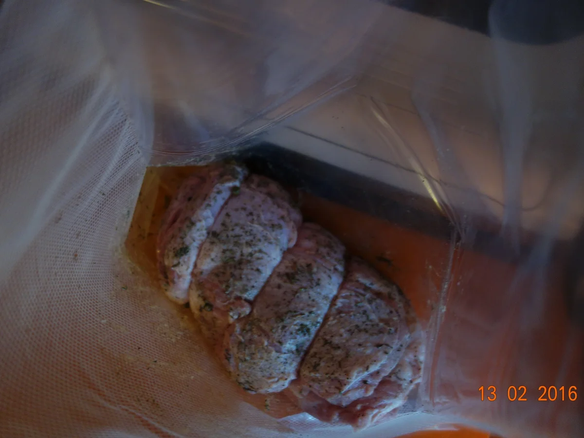 Rezept: Römertopf- Kalbsrollbraten vom Hals; Bild Nr. 4614 Römertopf- Kalbsrollbraten vom Hals; - Rezept - Bild Nr. 4614