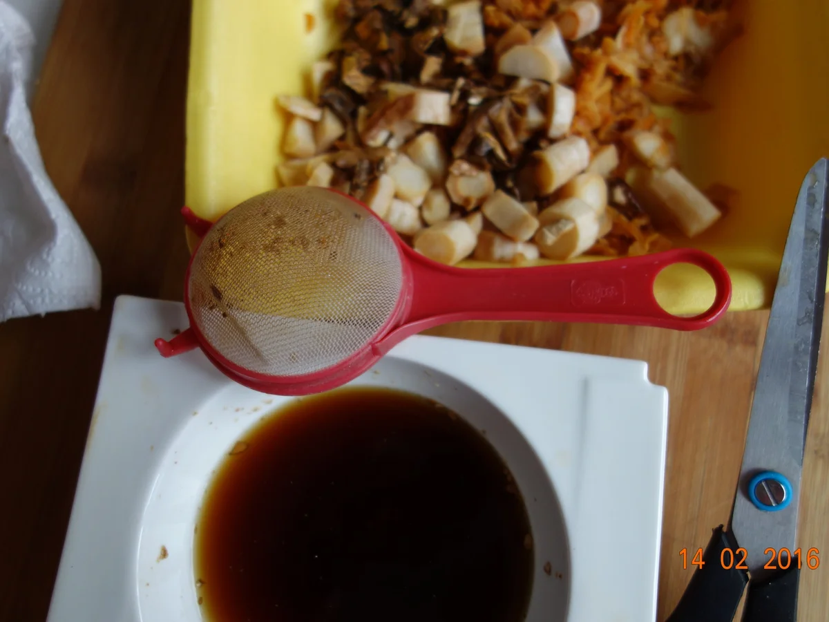 Rezept: Römertopf- Kalbsrollbraten vom Hals; Bild Nr. 4617 Römertopf- Kalbsrollbraten vom Hals; - Rezept - Bild Nr. 4617