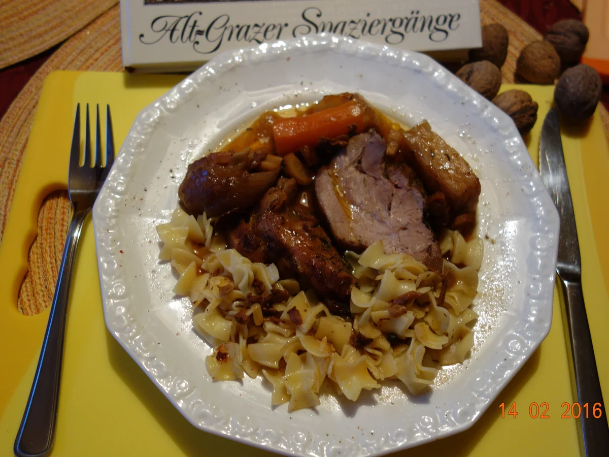 Rezept: Römertopf- Kalbsrollbraten vom Hals; Bild Nr. 4626 Römertopf- Kalbsrollbraten vom Hals; - Rezept - Bild Nr. 4626