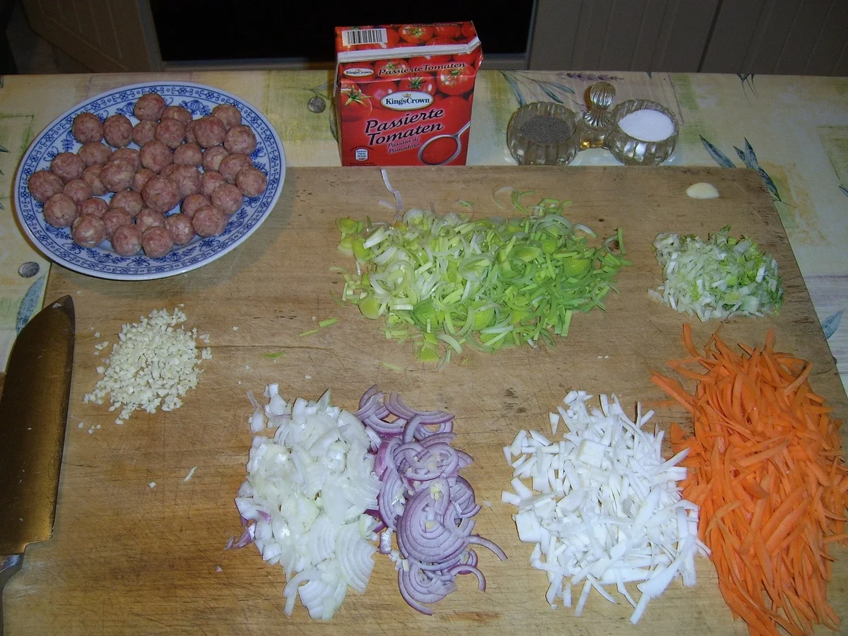 Rezept: Thaisuppe mit Gehaktesklösschen Bild Nr. 4627 Thaisuppe mit Gehaktesklösschen - Rezept - Bild Nr. 4627