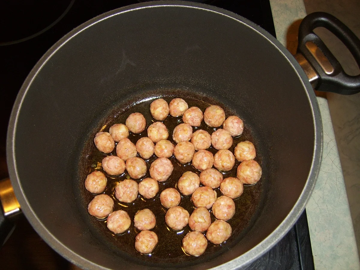 Rezept: Thaisuppe mit Gehaktesklösschen Bild Nr. 4628 Thaisuppe mit Gehaktesklösschen - Rezept - Bild Nr. 4628