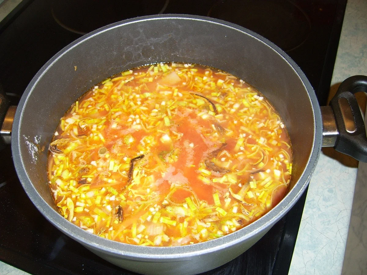 Rezept: Thaisuppe mit Gehaktesklösschen Bild Nr. 4635 Thaisuppe mit Gehaktesklösschen - Rezept - Bild Nr. 4635