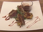 Lammrücken im Kartoffelmantel in Rosmarin-Jus mit Mangold - Rezept - Bild Nr. 4626