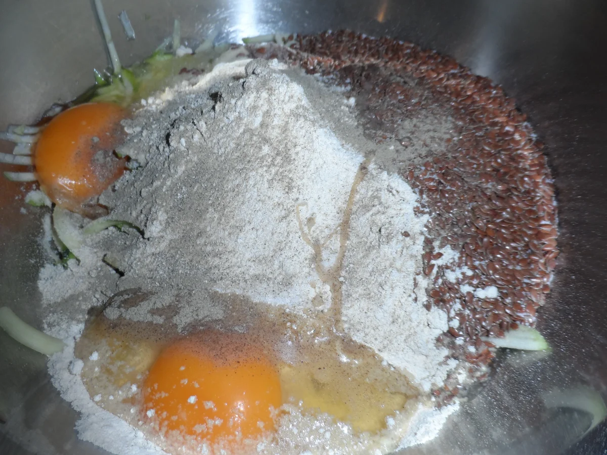 Rezept: BiNe` S LOW CARB PIZZA Bild Nr. 4623 BiNe` S LOW CARB PIZZA - Rezept - Bild Nr. 4623