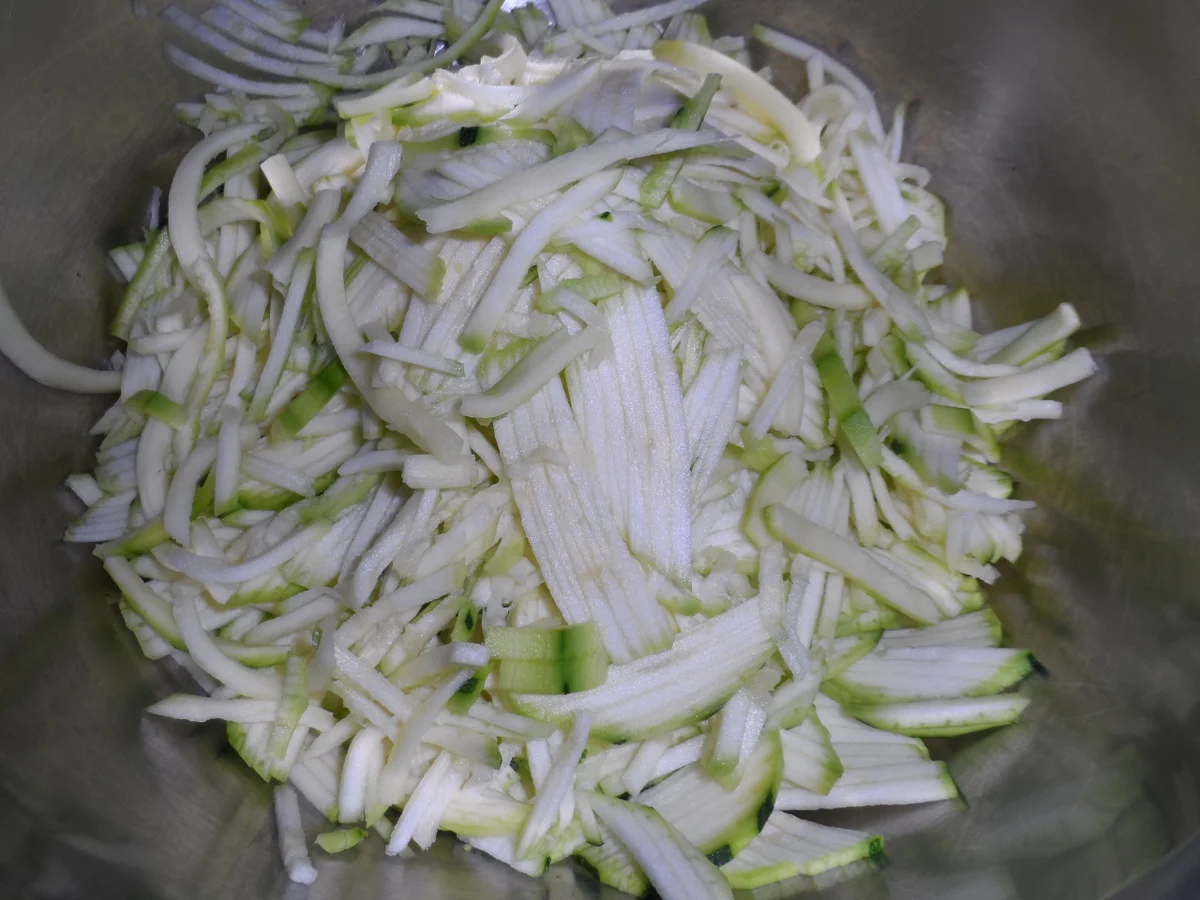 Rezept: BiNe` S LOW CARB PIZZA Bild Nr. 4624 BiNe` S LOW CARB PIZZA - Rezept - Bild Nr. 4624