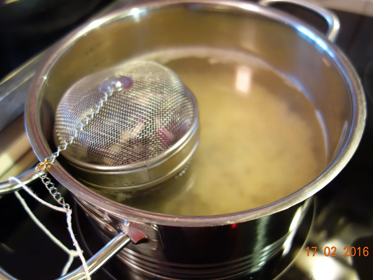 Schinkenfleckerln mit Blaukraut-Garnitur; - Rezept - Bild Nr. 4643