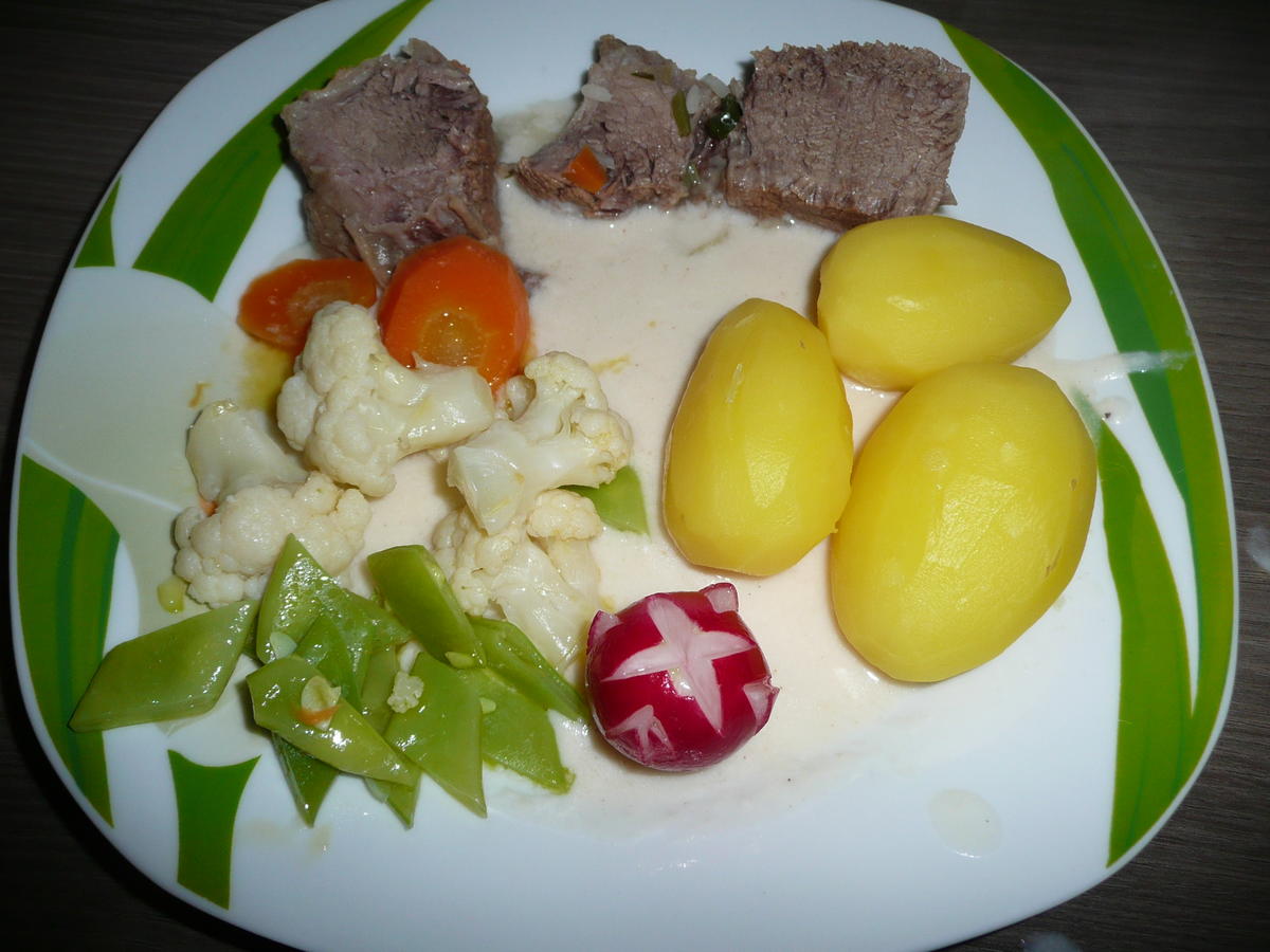 Rindfleischsuppe mit Reis + Rindfleisch mit Meerrettichsoße + Kartoffeln + Gemüse - Rezept - Bild Nr. 4769