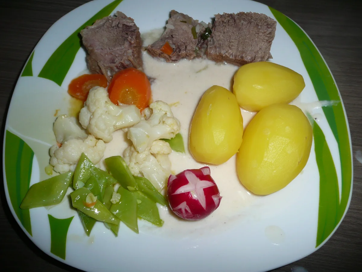 Rezept: Rindfleischsuppe mit Reis + Rindfleisch mit Meerrettichsoße + Kartoffeln + Gemüse Bild Nr. 4769 Rindfleischsuppe mit Reis + Rindfleisch mit Meerrettichsoße + Kartoffeln + Gemüse - Rezept - Bild Nr. 4769