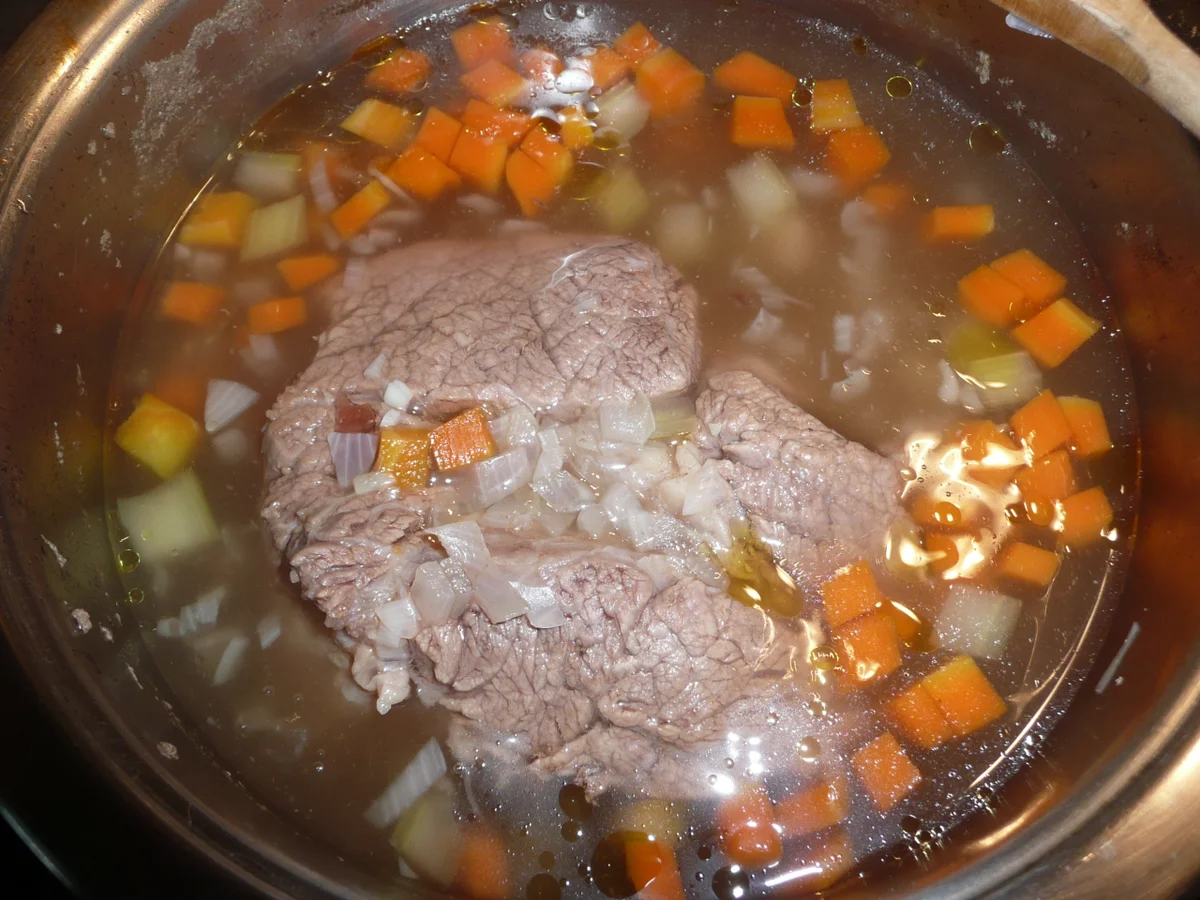 Rezept: Rindfleischsuppe mit Reis + Rindfleisch mit Meerrettichsoße + Kartoffeln + Gemüse Bild Nr. 4771 Rindfleischsuppe mit Reis + Rindfleisch mit Meerrettichsoße + Kartoffeln + Gemüse - Rezept - Bild Nr. 4771