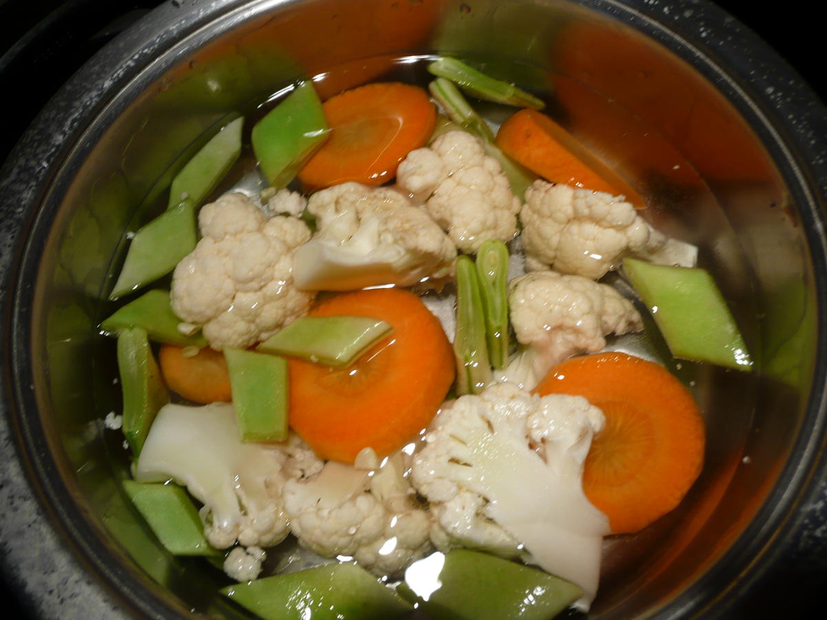 Rindfleischsuppe mit Reis + Rindfleisch mit Meerrettichsoße + Kartoffeln + Gemüse - Rezept - Bild Nr. 4772