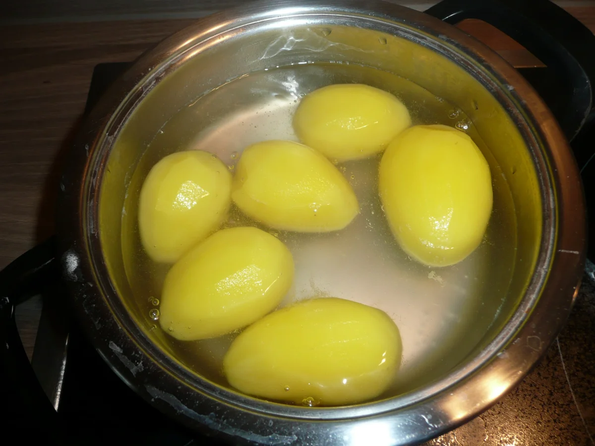 Rezept: Rindfleischsuppe mit Reis + Rindfleisch mit Meerrettichsoße + Kartoffeln + Gemüse Bild Nr. 4774 Rindfleischsuppe mit Reis + Rindfleisch mit Meerrettichsoße + Kartoffeln + Gemüse - Rezept - Bild Nr. 4774