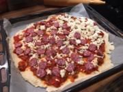 Knusprige Pizza mit Wurstradeln - Rezept - Bild Nr. 4779