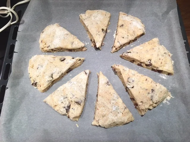 Rezept: Scones mit Schokolade-Brocken Bild Nr. 4796 Scones mit Schokolade-Brocken - Rezept - Bild Nr. 4796