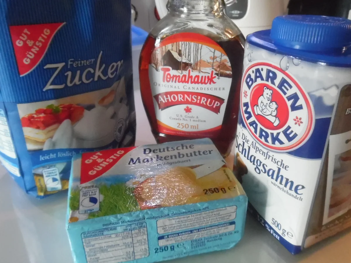 Rezept: Walnuss-Toffee (Maple-Walnut-Fudge) Bild Nr. 4806 Walnuss-Toffee (Maple-Walnut-Fudge) - Rezept - Bild Nr. 4806