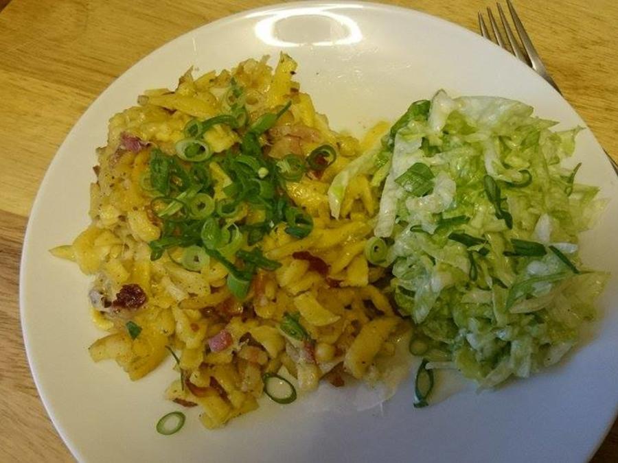 Käsespätzle mit Speck und Emmentaler - Rezept - kochbar.de