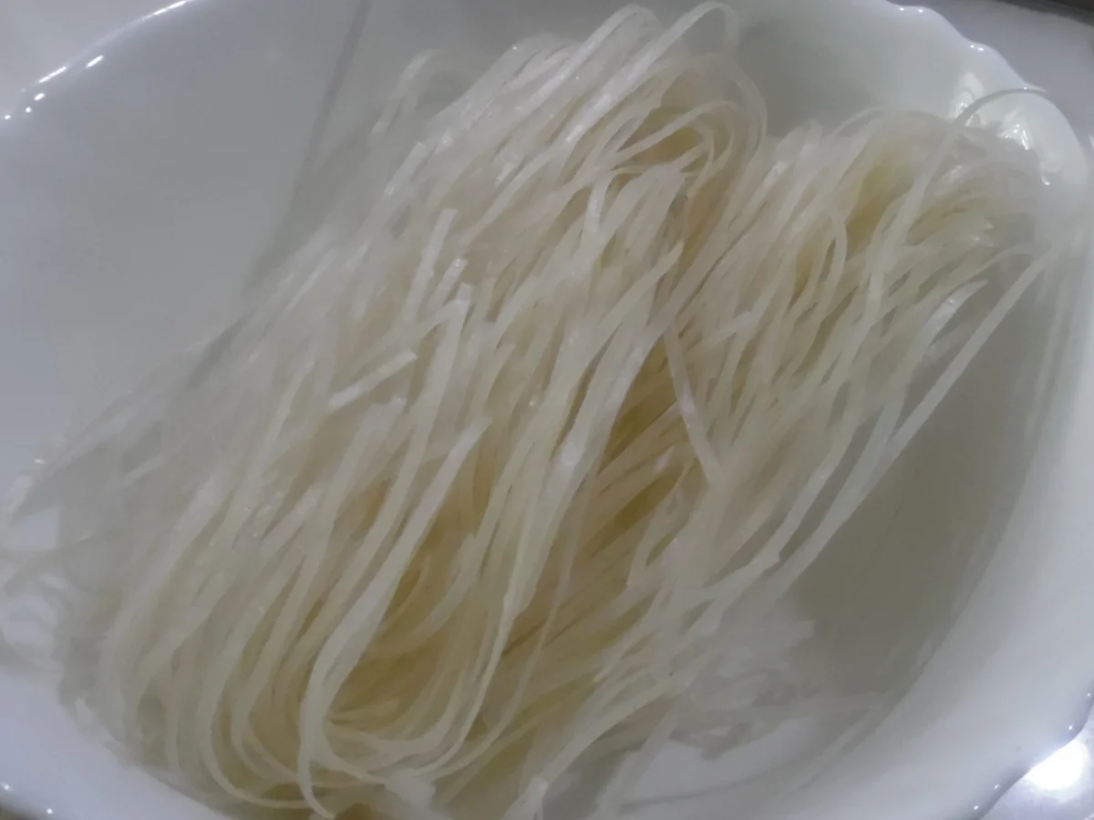 Asiatischer Reis-Bandnudel-Salat - Rezept - Bild Nr. 4851