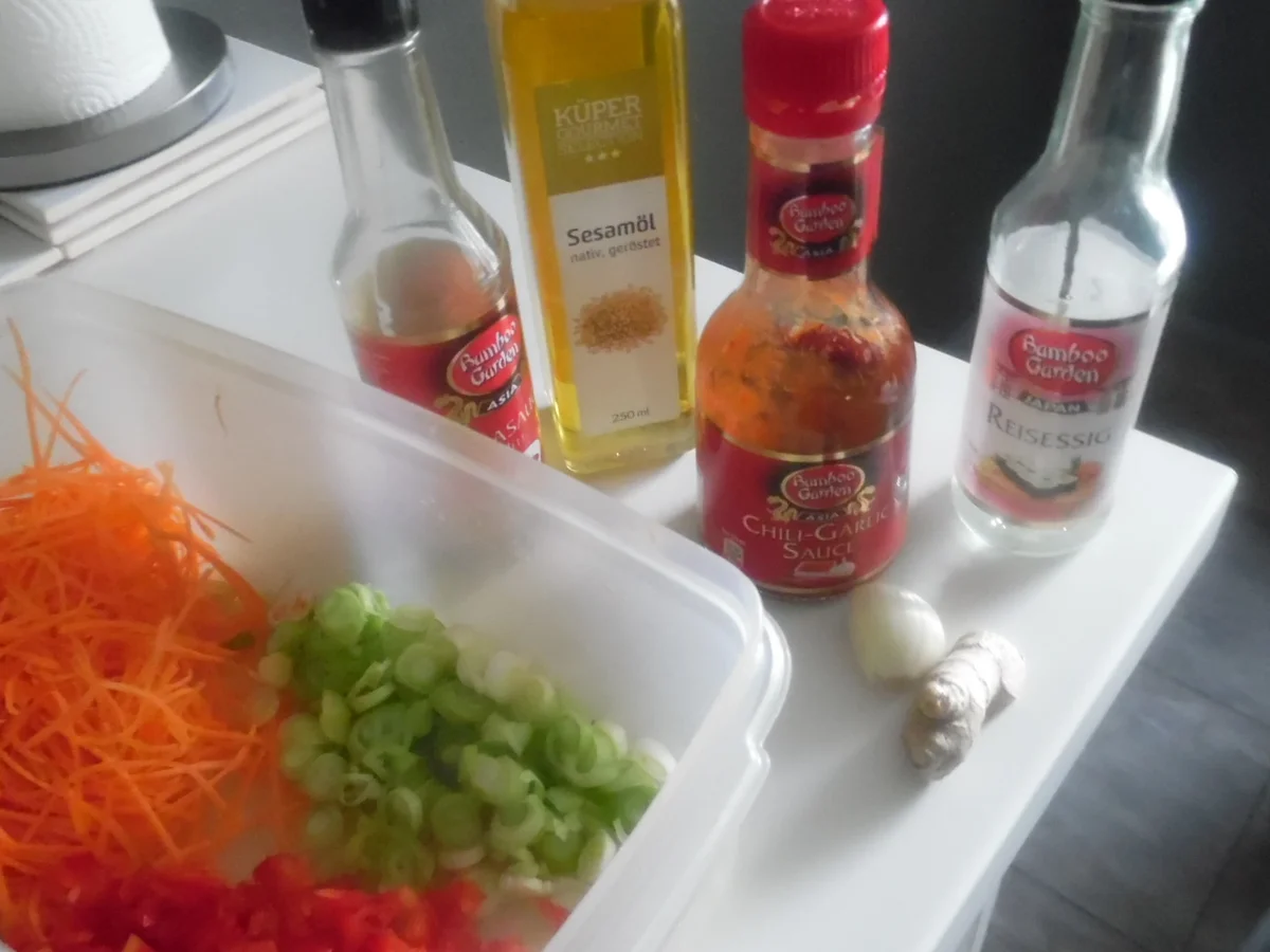 Asiatischer Reis-Bandnudel-Salat - Rezept - Bild Nr. 4852