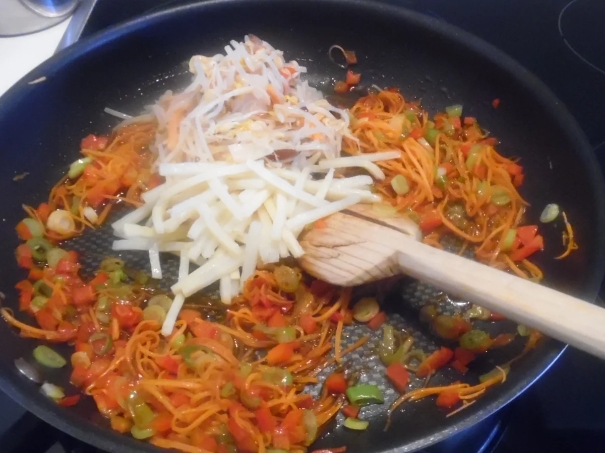 Asiatischer Reis-Bandnudel-Salat - Rezept - Bild Nr. 4853