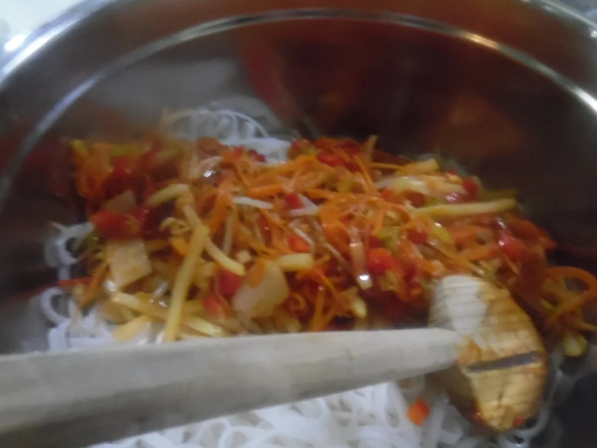 Asiatischer Reis-Bandnudel-Salat - Rezept - Bild Nr. 4857