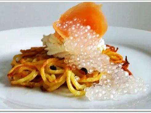 „Spagetti“ Rösti  mit Mascarpone, Lachs & Topioka Perlen - Rezept - Bild Nr. 4885