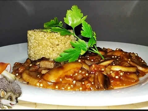 Pikante Champignons-Sauce mit weißen Quinoa-Türmchen - Rezept - Bild Nr. 4883