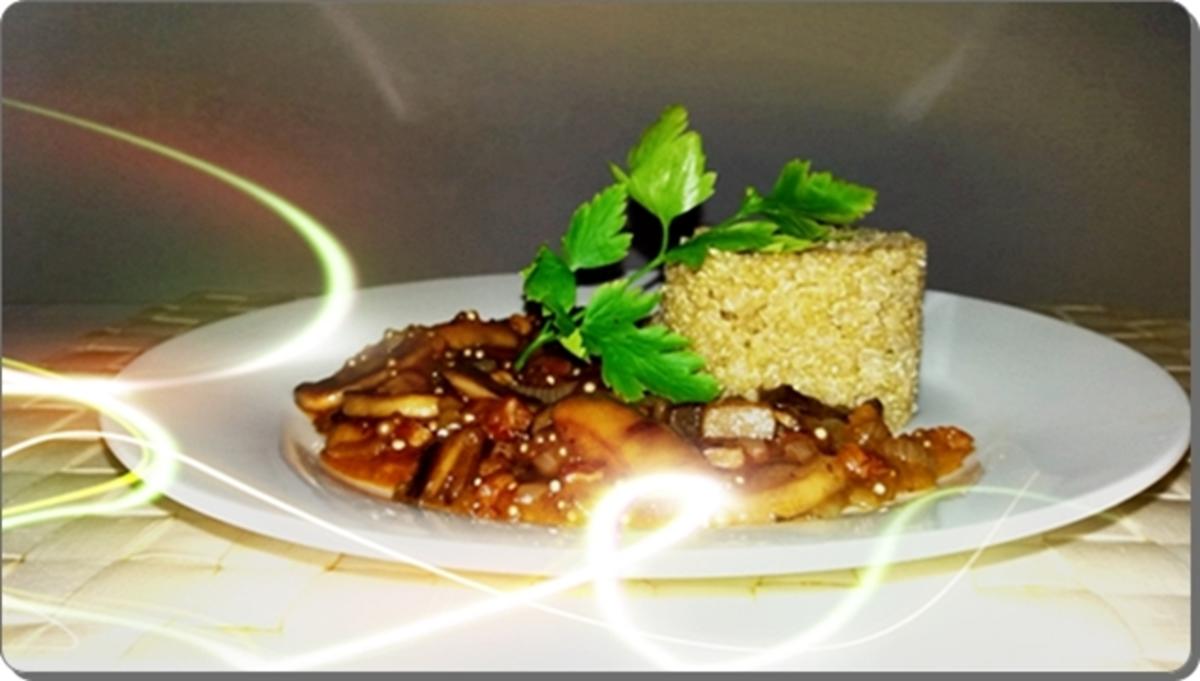 Pikante Champignons-Sauce mit weißen Quinoa-Türmchen - Rezept - Bild Nr. 4904