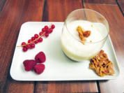 Vanillepudding mit Eierschaum Obst der Saison mit Mandelplätzchen - Rezept - Bild Nr. 4904