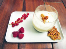 Vanillepudding mit Eierschaum Obst der Saison mit Mandelplätzchen - Rezept - Bild Nr. 4904