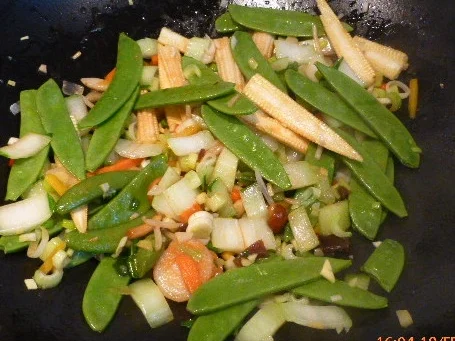 Chinesischer Gemüsereis aus dem Wok - Rezept - Bild Nr. 4909