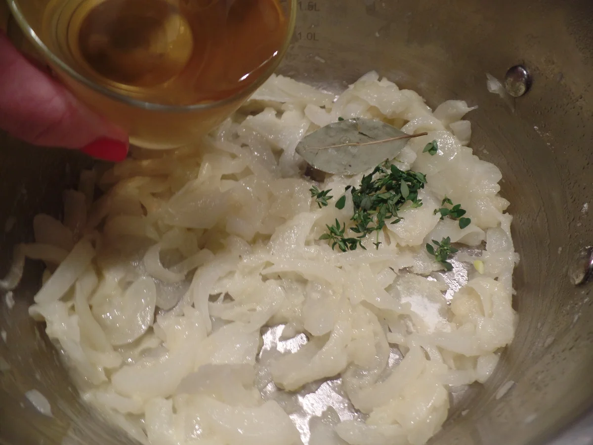 Rezept: Französische Zwiebelsuppe Bild Nr. 4915 Französische Zwiebelsuppe - Rezept - Bild Nr. 4915