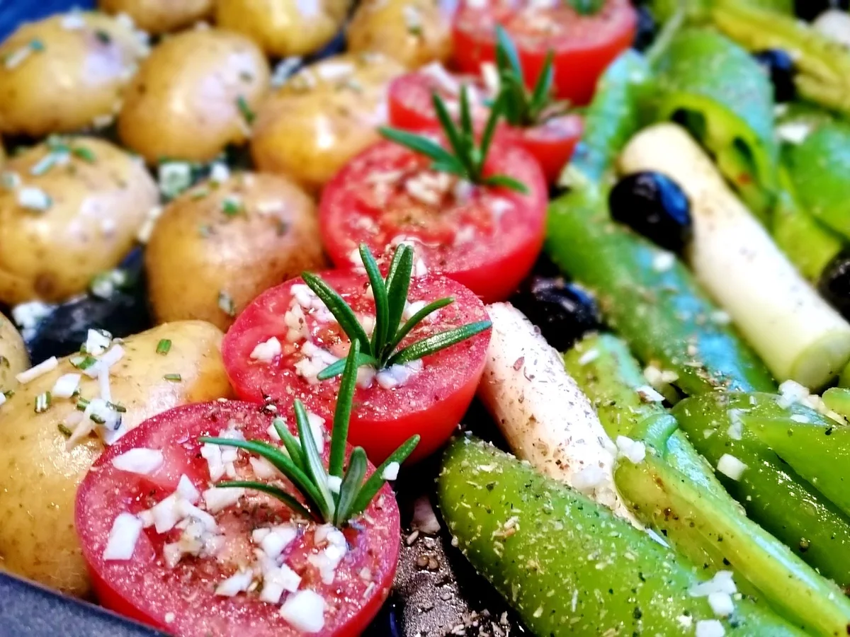 Buntes Beilagen-Blech mit Lamm-Koteletts - Rezept - Bild Nr. 4922