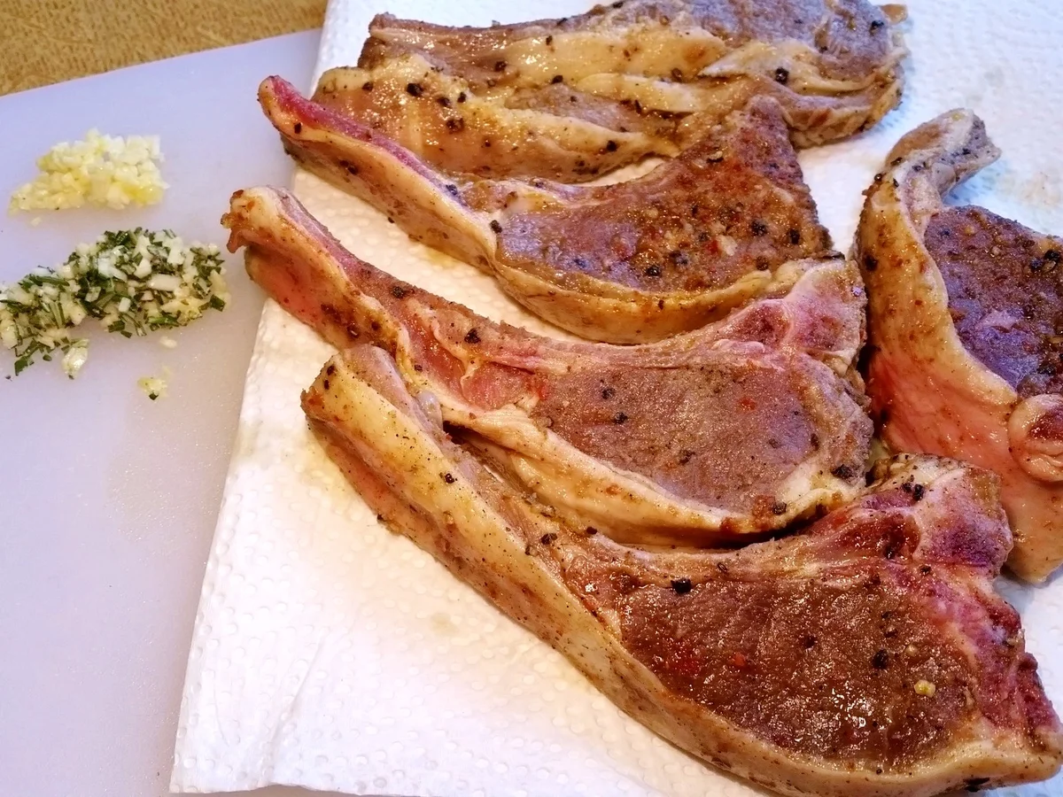 Buntes Beilagen-Blech mit Lamm-Koteletts - Rezept - Bild Nr. 4923