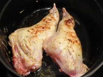 Rezept: Kaninchenkeule mit Pilzen Bild Nr. 4931 Kaninchenkeule mit Pilzen - Rezept - Bild Nr. 4931