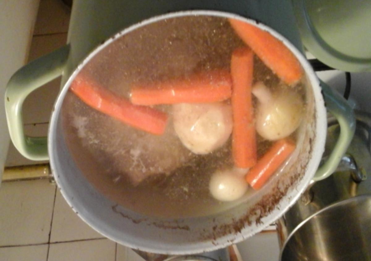 Svickowa mit Semmelknödeln und Gemüse-Rindfleischsuppe - Rezept - Bild Nr. 4932