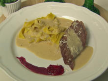 Tafelspitz in Meerrettichsoße mit Preiselbeerreduktion und Bandnudeln - Rezept - Bild Nr. 4945