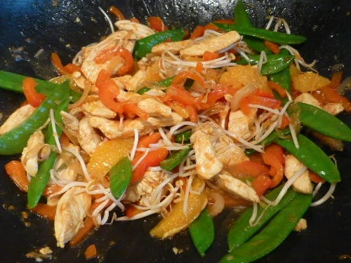 Rezept: Huhn mit Orangen und Gemüse aus dem Wok Bild Nr. 4949 Huhn mit Orangen und Gemüse aus dem Wok - Rezept - Bild Nr. 4949