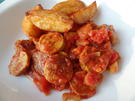 Currywurst-Gulasch mit Backkartoffeln - Rezept - Bild Nr. 4945
