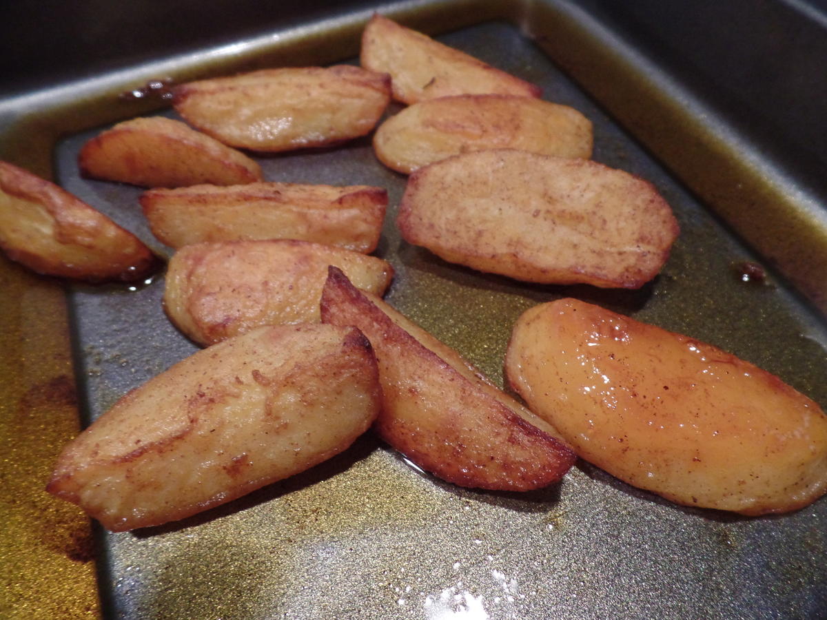 Currywurst-Gulasch mit Backkartoffeln - Rezept - Bild Nr. 4950