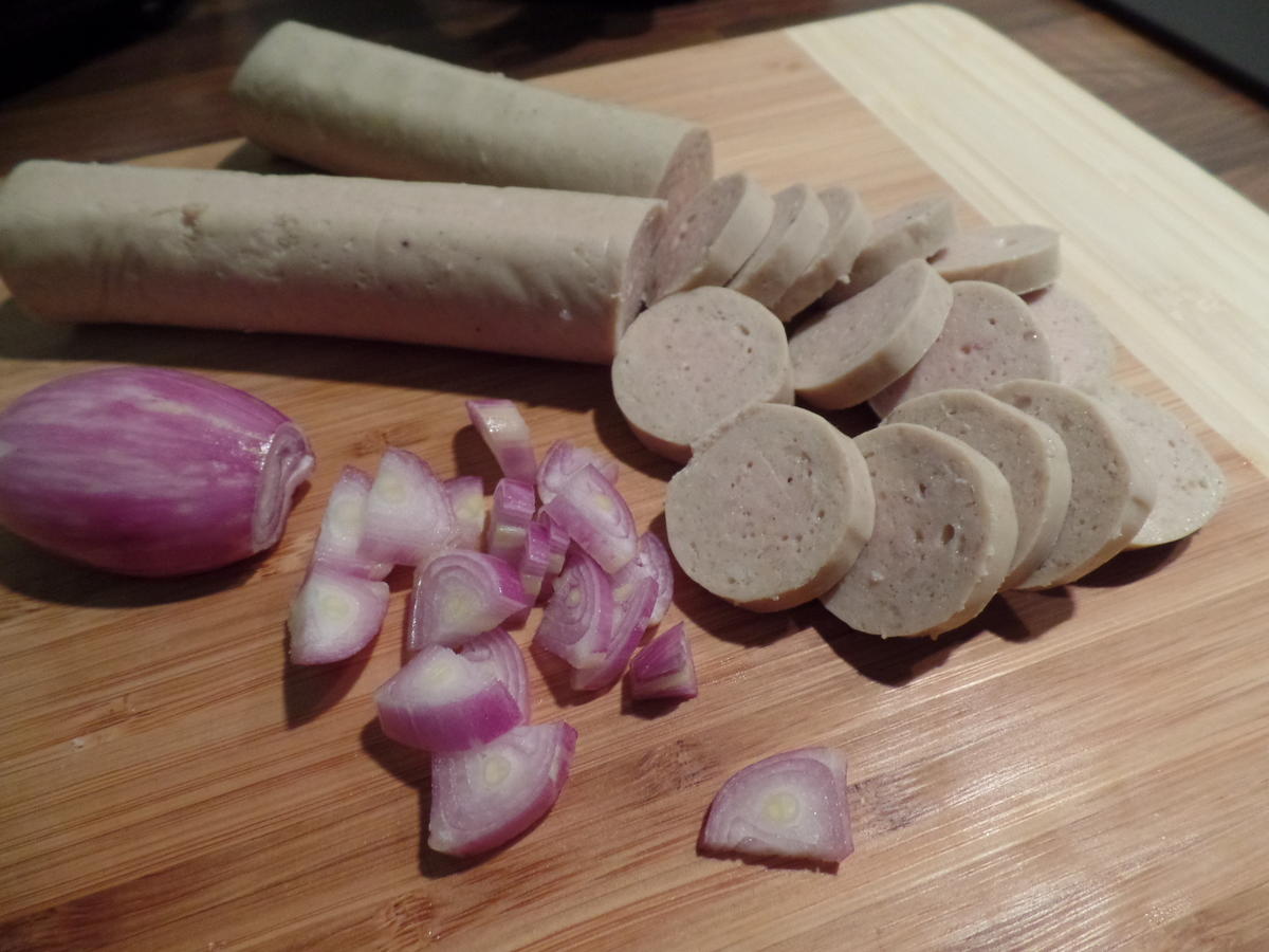 Currywurst-Gulasch mit Backkartoffeln - Rezept - Bild Nr. 4951
