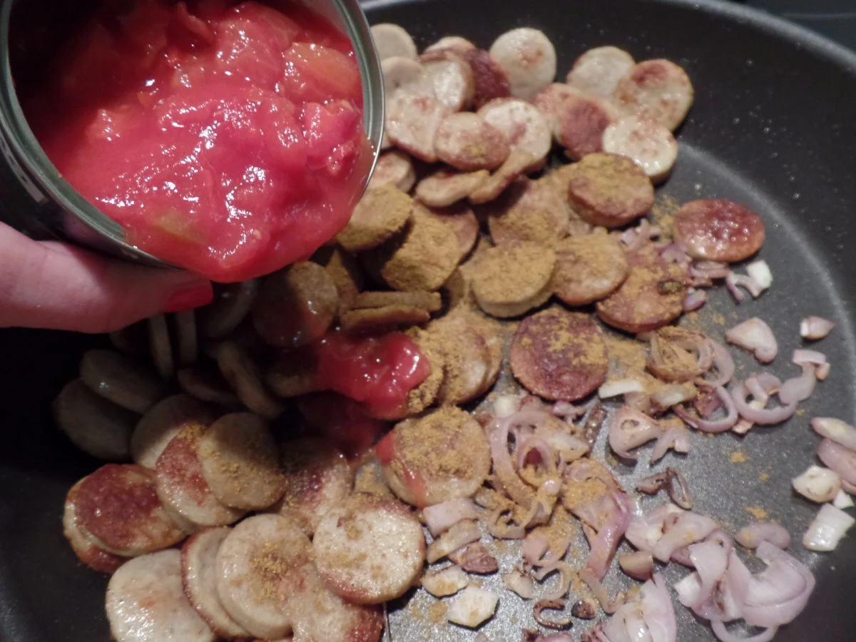 Currywurst-Gulasch mit Backkartoffeln - Rezept - Bild Nr. 4954